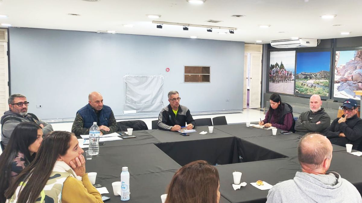 Mendoza recibirá nuevamente los Binacionales y clubes emblemáticos y polideportivos municipales serán escenarios de las competencias que comenzarán en noviembre próximo. Mendoza recibirá nuevamente los Binacionales y clubes emblemáticos y polideportivos municipales serán escenarios de las competencias que comenzarán en noviembre próximo.