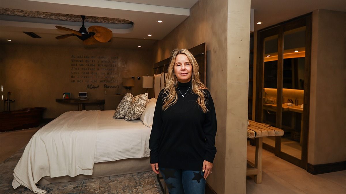 Las habitaciones cuentan con sistema domótico o inteligente, que regula a través de la voz las luces, cortinas y temperatura. Las habitaciones cuentan con sistema domótico o inteligente, que regula a través de la voz las luces, cortinas y temperatura.