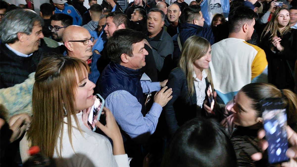 PASO 2023 Omar De Marchi se sumó al búnker de Javier Milei en Mendoza