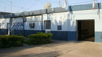 Encontraron a un hombre asesinado a golpes en su casa y detuvieron a un vecino