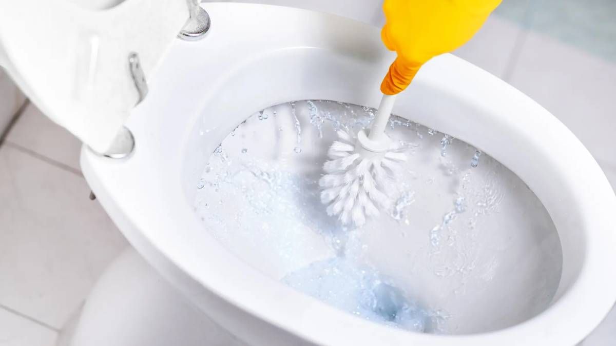 7 pasos para limpiar tu baño en 20 minutos