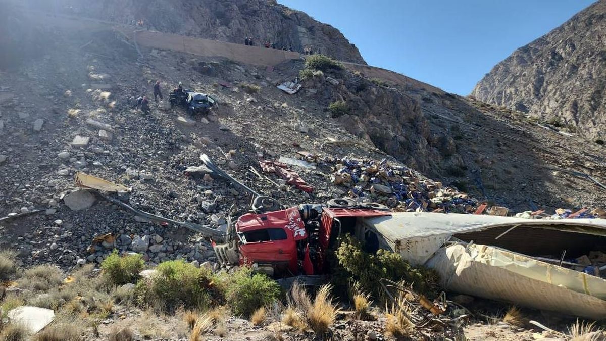 El accidente en la ruta 7 provocó distintos cortes en la alta montaña.