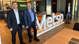 El director de Minería, Jerónimo Shantal, mantuvo un encuentro de trabajo en la empresa Metso en Chile. En la foto junto al chileno Felipe Viguera, vicepresidente de Metals.