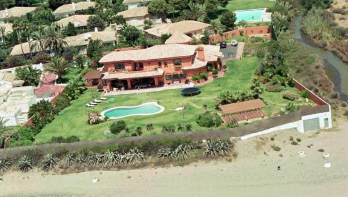 Cómo era "La Gaviota", la casa de Antonio Banderas que fue derrumbada. Cómo era "La Gaviota", la casa de Antonio Banderas que fue derrumbada.