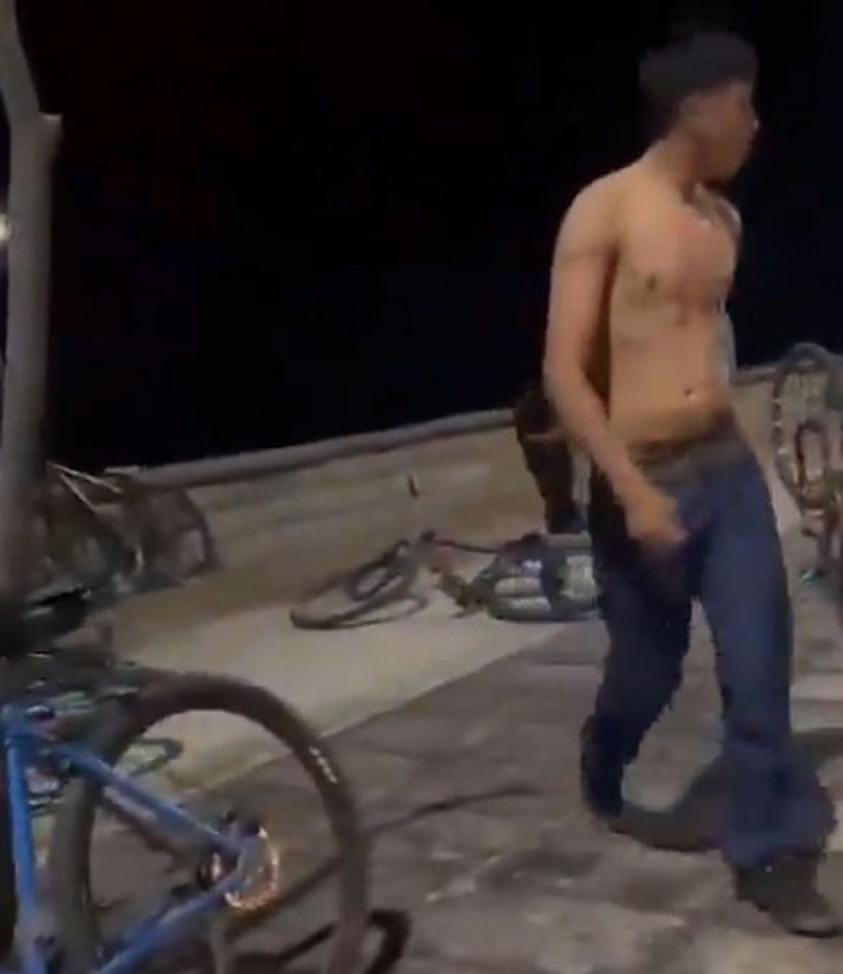 La pelea que terminó con un crimen en Necochea, fue filmada a la salida de un casino. La pelea que terminó con un crimen en Necochea, fue filmada a la salida de un casino.