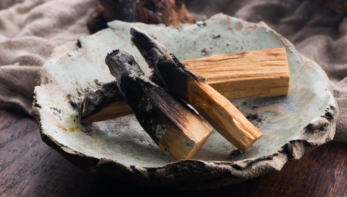 El palo santo es un buen elemento para acercarnos a la fortuna. El palo santo es un buen elemento para acercarnos a la fortuna.