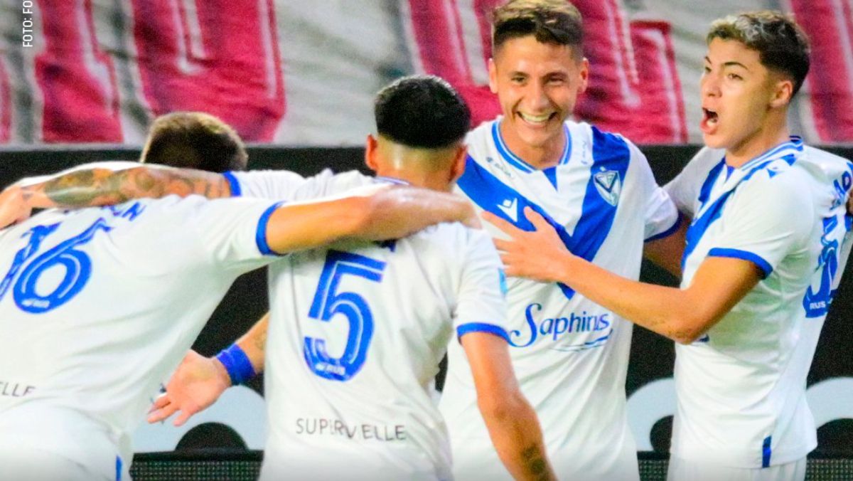 El empate de V&eacute;lez en Victoria los mantiene como puntero e invicto de la Zona A del torneo Apertura.