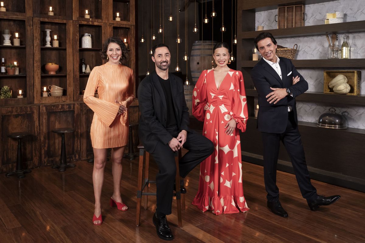 Sofia Levin, Andy Allen, Poh Ling Yeow y Jean-Christophe Novelli son los jueces de la edición 16 de MasterChef Australia. Sofia Levin, Andy Allen, Poh Ling Yeow y Jean-Christophe Novelli son los jueces de la edición 16 de MasterChef Australia.