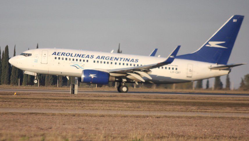 Aerolíneas Argentinas  pagará sólo la mitad de los sueldos de junio