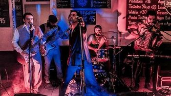 La Colonia Subsiste actúa en el Teatro Plaza