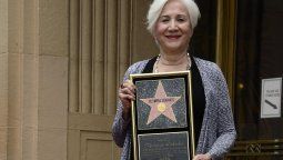 Dukakis alcanzó la fama casi veinte años después de haberse iniciado en la industria del cine como actriz.&nbsp;