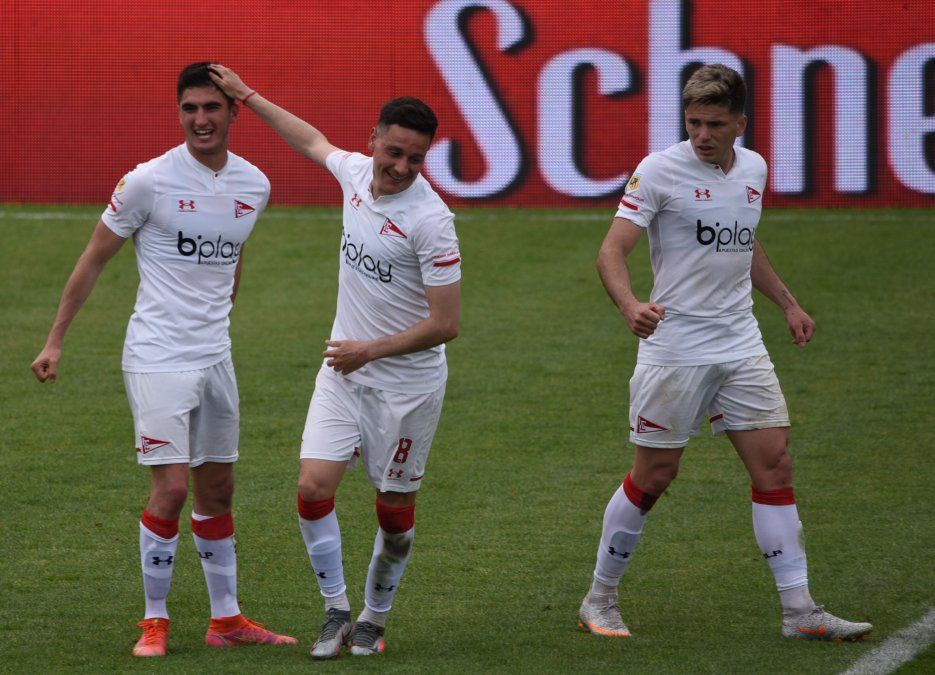 Triunfos de Colón y Estudiantes, que está segundo