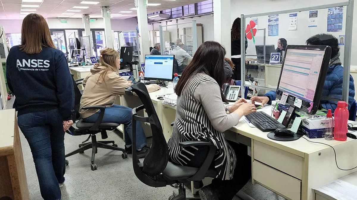 ANSES y Milei lanzan miles de BENEFICIOS para jubilados, AUH, AUE y SUAF en febrero