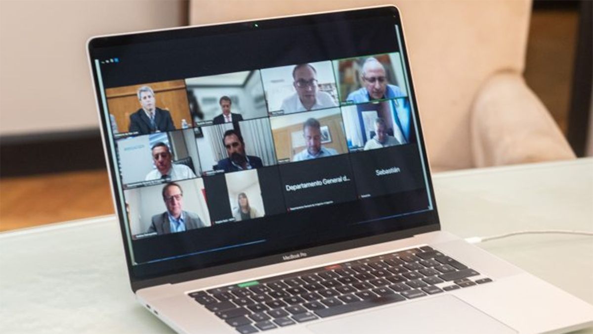 Los participantes del encuentro virtual con la compañía estatal de Israel encargada del manejo del agua.