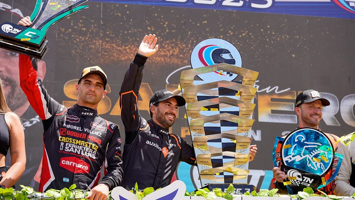 Julián Santero celebró ante su gente el título de campeón de la Clase 3 del Turismo Nacional