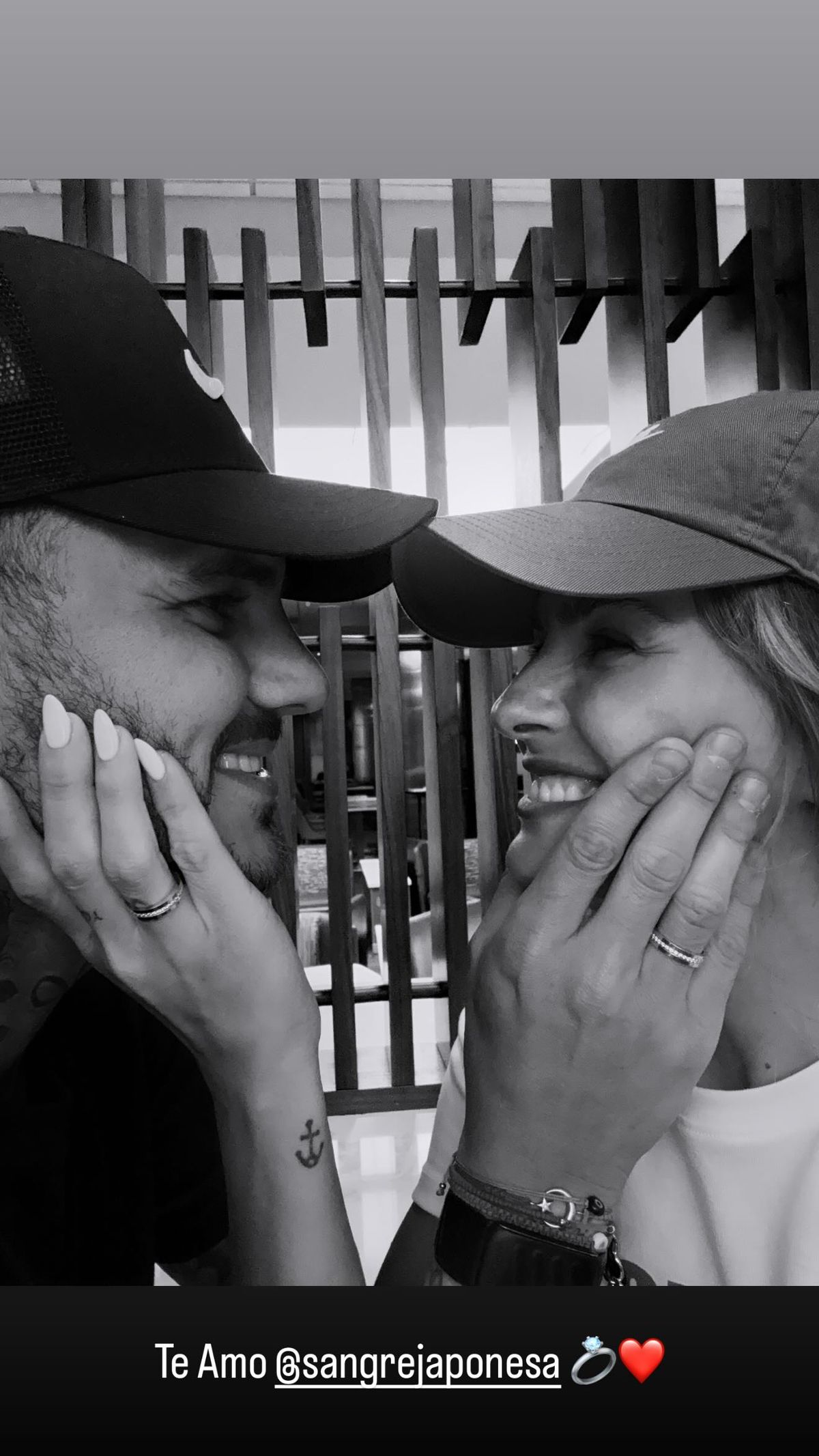 ¡Bombazo! La China Suárez y Mauro Icardi se comprometieron en Miami. ¡Bombazo! La China Suárez y Mauro Icardi se comprometieron en Miami.