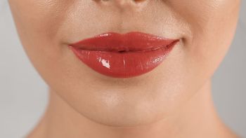 Cómo maquillar los labios para que el labial dure intacto todo el día Cómo maquillar los labios para que el labial dure intacto todo el día