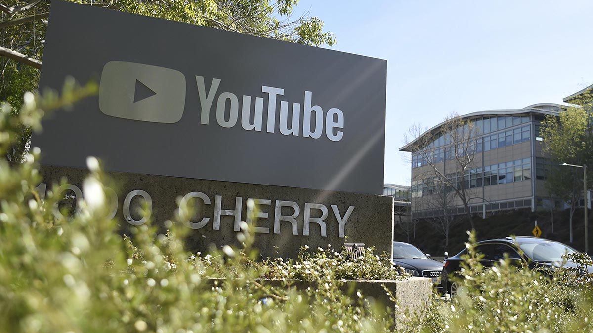 Guerra Rusia - Ucrania: YouTube reseñó que hace unos días suspendió la emisión de sus anuncios en Rusia