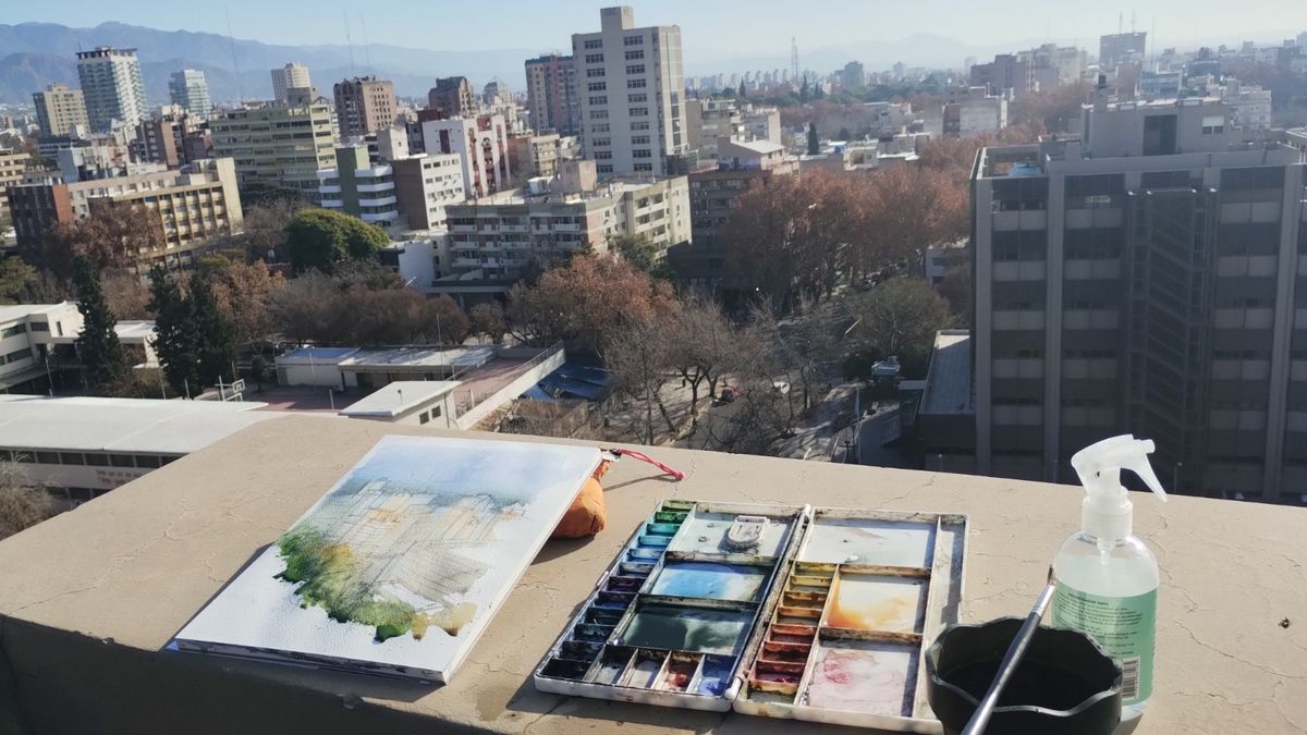 La vista desde las terrazas de la Municipalidad de la Ciudad de Mendoza suele ser punto de encuentro para el capítulo de Mendoza de los sketchers. La vista desde las terrazas de la Municipalidad de la Ciudad de Mendoza suele ser punto de encuentro para el capítulo de Mendoza de los sketchers.