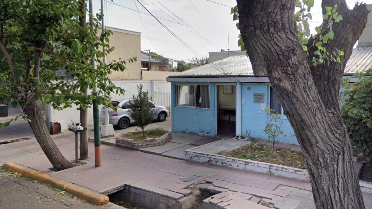 Comisaría N°45 de la Policía de Mendoza, de donde el oficial inspector Jorge Finnemore se escapó y está prófugo. Estaba detenido por violencia de género.