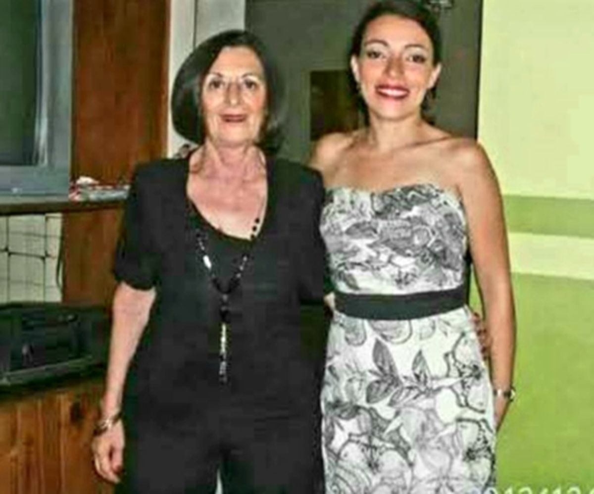 Soledad Barcudi y su madre de crianza, Carmen Di Pino.
