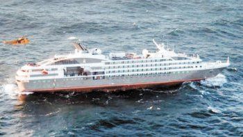 Crucero a la deriva: 347 pasajeros fueron salvados en Malvinas