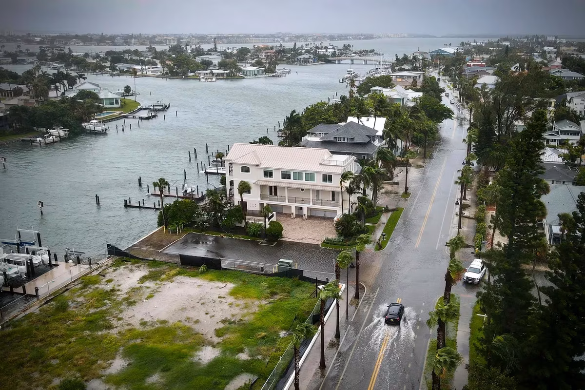 El huracán Debby al tocar tierra