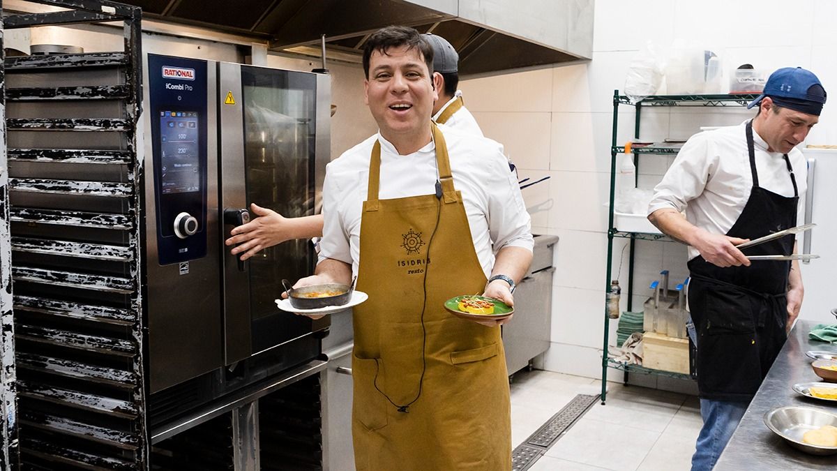 Claudio Lucero, el chef de Isidris, se lució este sábado desde el principio al fin del evento. Claudio Lucero, el chef de Isidris, se lució este sábado desde el principio al fin del evento.
