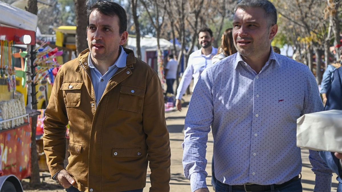 Tadeo García Zalazar junto a Diego Costarelli, precandidato a intendente de Godoy Cruz por Cambia Mendoza.