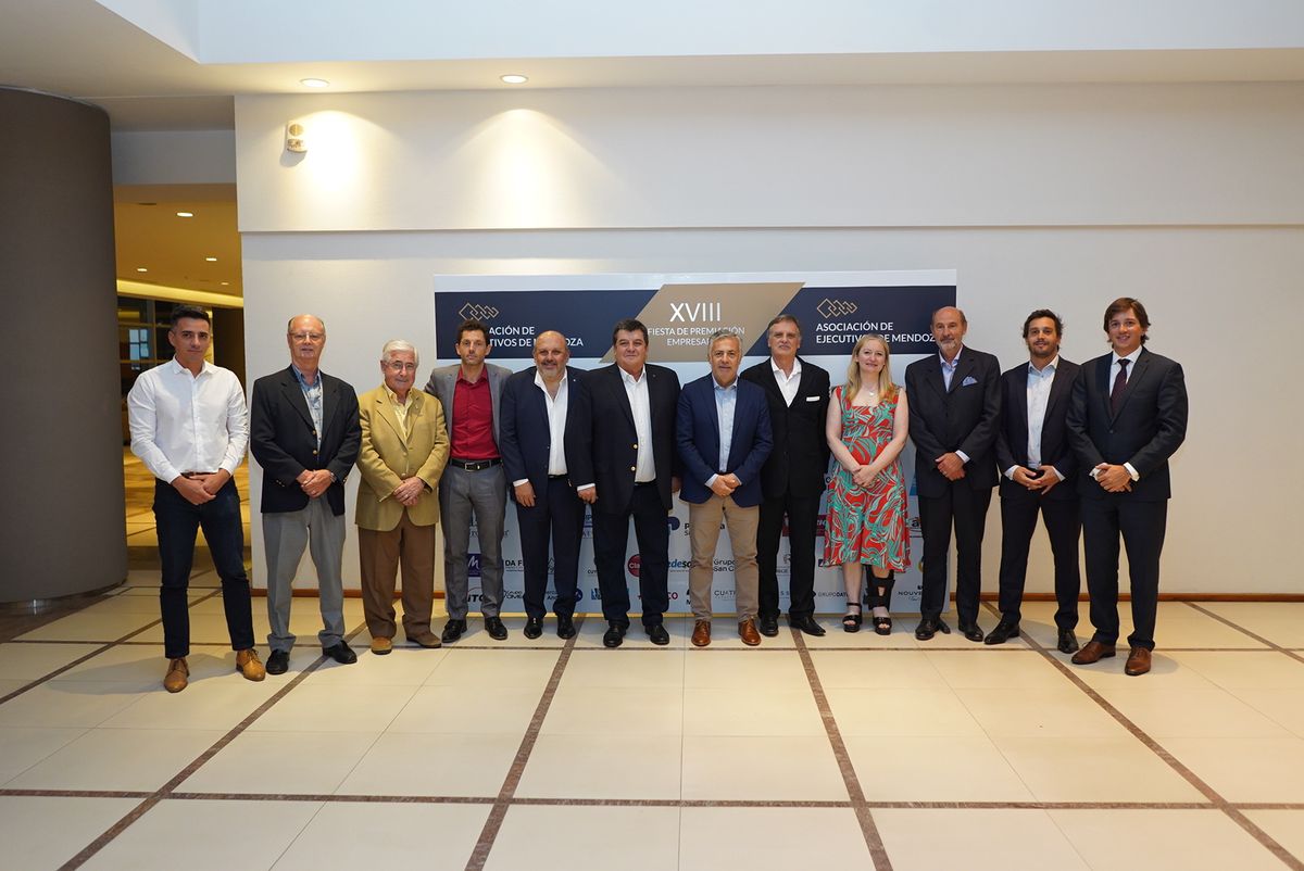 Alfredo Cornejo y Hebe Casado estuvieron en el encuentro anual de la Asociación de Ejecutivos de Mendoza. Alfredo Cornejo y Hebe Casado estuvieron en el encuentro anual de la Asociación de Ejecutivos de Mendoza.