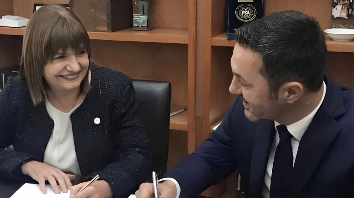 Bullrich y el mendocino Petri, en nombre de Juntos por el Cambio. Bullrich y el mendocino Petri, en nombre de Juntos por el Cambio.