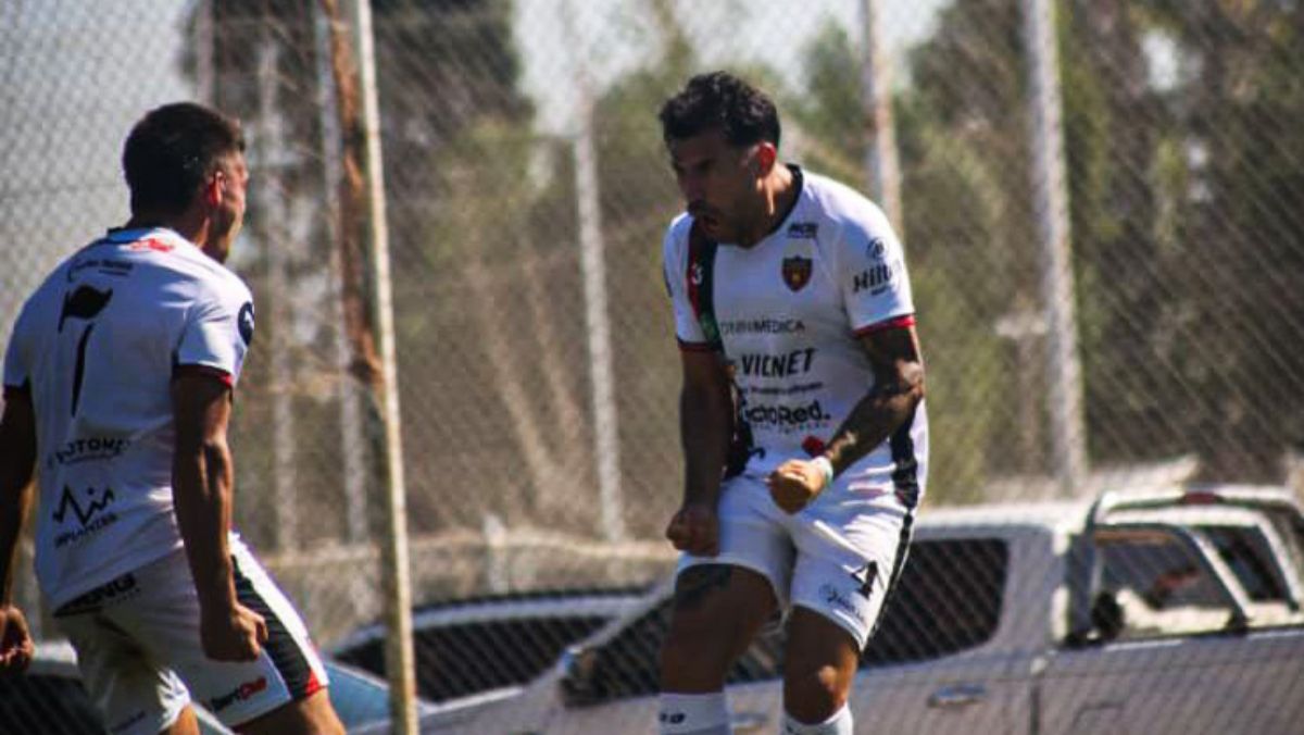 Con goles de Sosa e Iribarren, FADEP le ganaba 2 a 0 a Deportivo Rinc&oacute;n de Neuqu&eacute;n. Pero en el complemento la visita lo igual&oacute;.