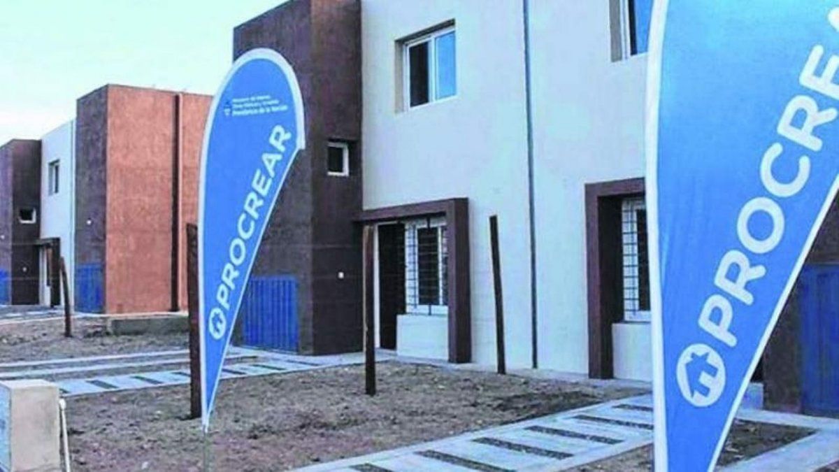 El gobierno quiere entregar las viviendas pendientes del Procrear.