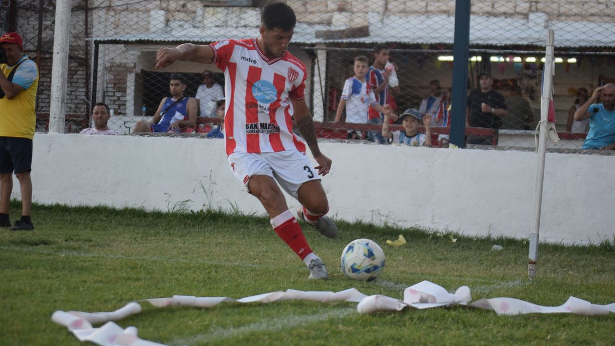 Nicolás Inostroza, una de la figuras del Atlético San Martín.