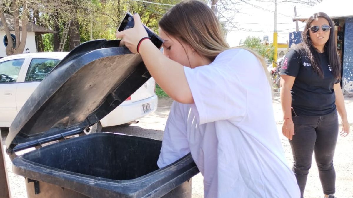 Pocos jóvenes decidieron no acatar la disposición muniicpal y llevar alcohol a los festejos del día del estudiante. Pocos jóvenes decidieron no acatar la disposición muniicpal y llevar alcohol a los festejos del día del estudiante.