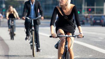 Ir en bicicleta al trabajo permite mejorar la concentración y ayuda a bajar los niveles de estrés
