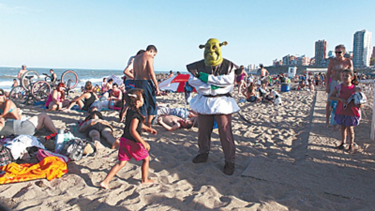 García en uno de sus experimentos periodísticos: se disfrazó de ogro para descansar de sí mismo e intentó continuar con su vida.
