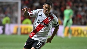 La desoladora reacción de Juanfer Quintero, capitán de River, en el gol de López Muñoz La desoladora reacción de Juanfer Quintero, capitán de River, en el gol de López Muñoz