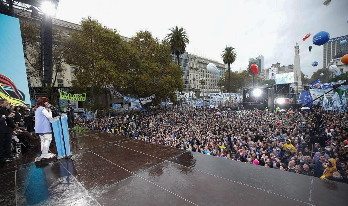 Algunos medios hablaron de que fueron 500.000 personas a Plaza de Mayo.