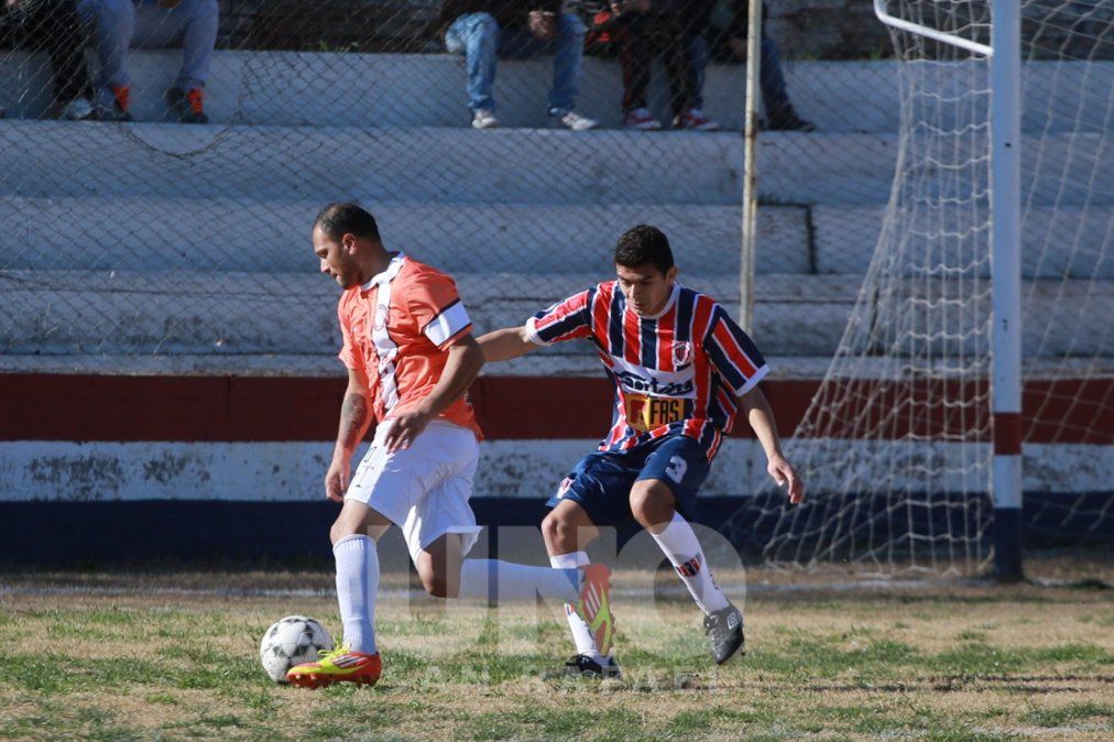 Pilares goleó a Pedal y lidera la zona Campeonato