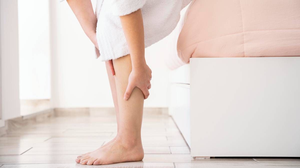 Salud: qué significa que se te hinchen los pies, cuándo representa un riesgo y cómo evitar este síntoma. Salud: qué significa que se te hinchen los pies, cuándo representa un riesgo y cómo evitar este síntoma.