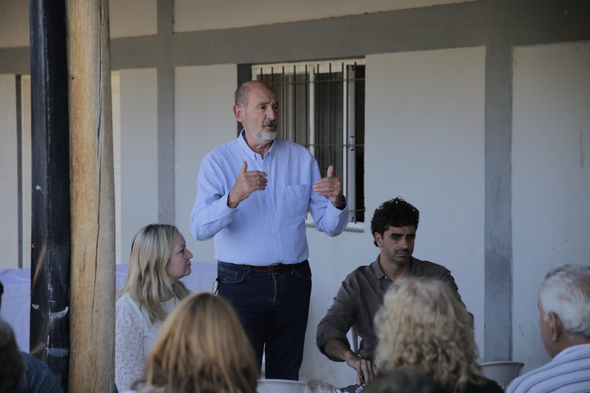 El ministro de la Producción, Rodolfo Vargas Arizu, junto al de Gobierno, Natalio Mema y a la vicegobernadora de la provincia, Hebe Casado, durante el anuncio del pago anticipado del seguro agrícola. El ministro de la Producción, Rodolfo Vargas Arizu, junto al de Gobierno, Natalio Mema y a la vicegobernadora de la provincia, Hebe Casado, durante el anuncio del pago anticipado del seguro agrícola.