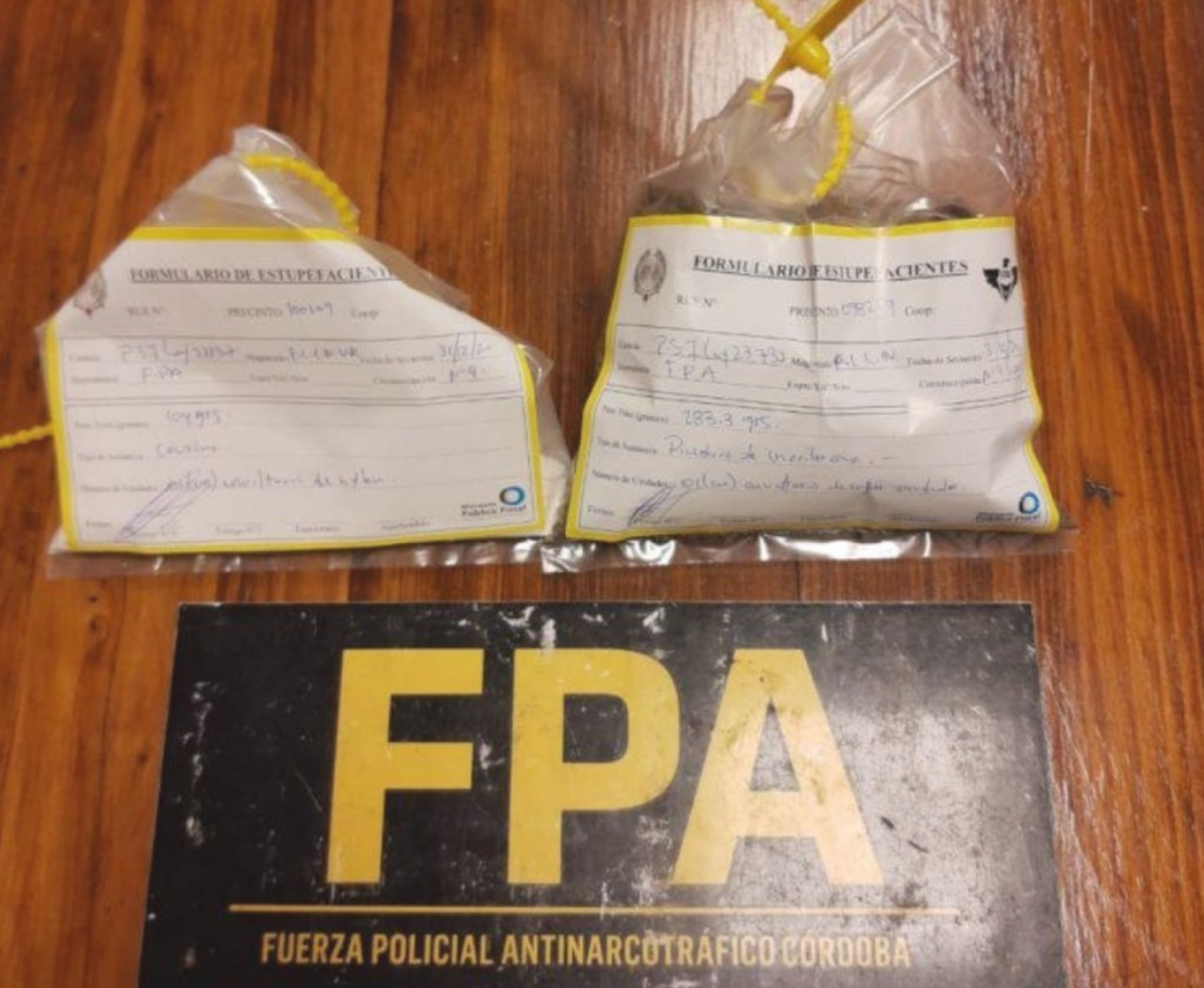 La mujer intentó ingresar la marihuana en la ropa que llevaba su bebé.