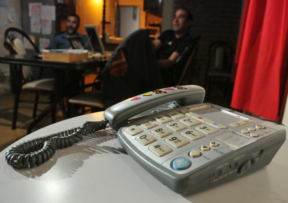 Muchos clientes de Movistar se han quedado sin línea fija de teléfono durante varias semanas por las demoras en la reposición del cableado. En otros casos, les informaron a los clientes que no podrán reestablecer el servicio en el corto plazo.