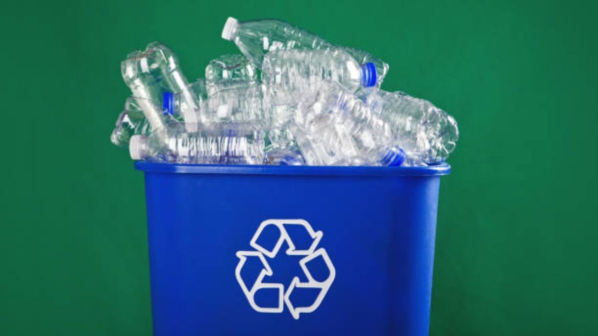 Reciclaje: guardá las botellas de plástico y transformalas en una maravillosa esfera para la decoración de Navidad