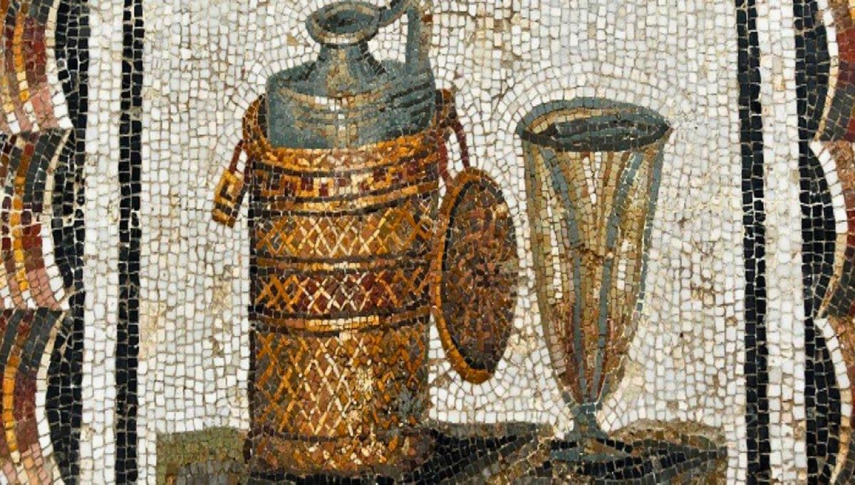 Es un producto muy antiguo que nació por accidente y con el tiempo se transformó en un indispensable del hogar. Es un producto muy antiguo que nació por accidente y con el tiempo se transformó en un indispensable del hogar. 