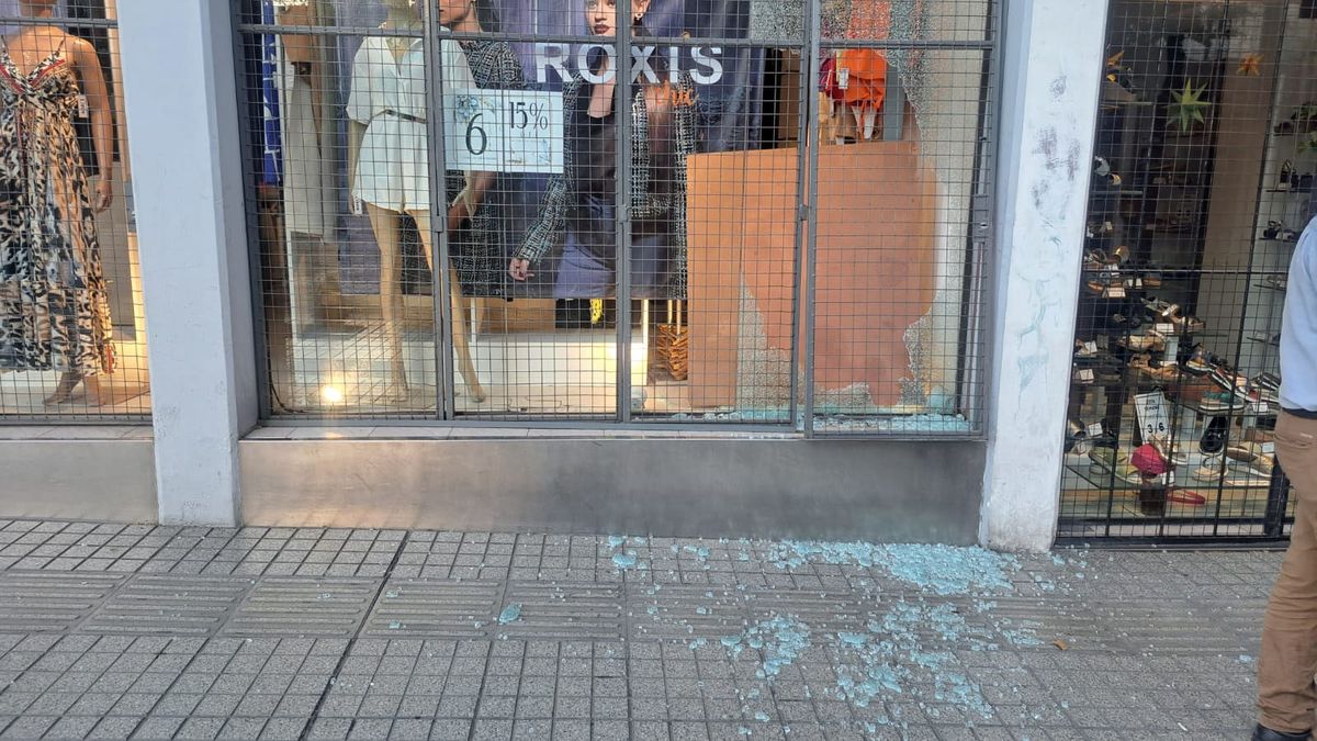 El local está ubicado en calle Patricias Mendocinas a metros de Pedro Molina, de Capital, donde delincuentes entraron a robar. El local está ubicado en calle Patricias Mendocinas a metros de Pedro Molina, de Capital, donde delincuentes entraron a robar.
