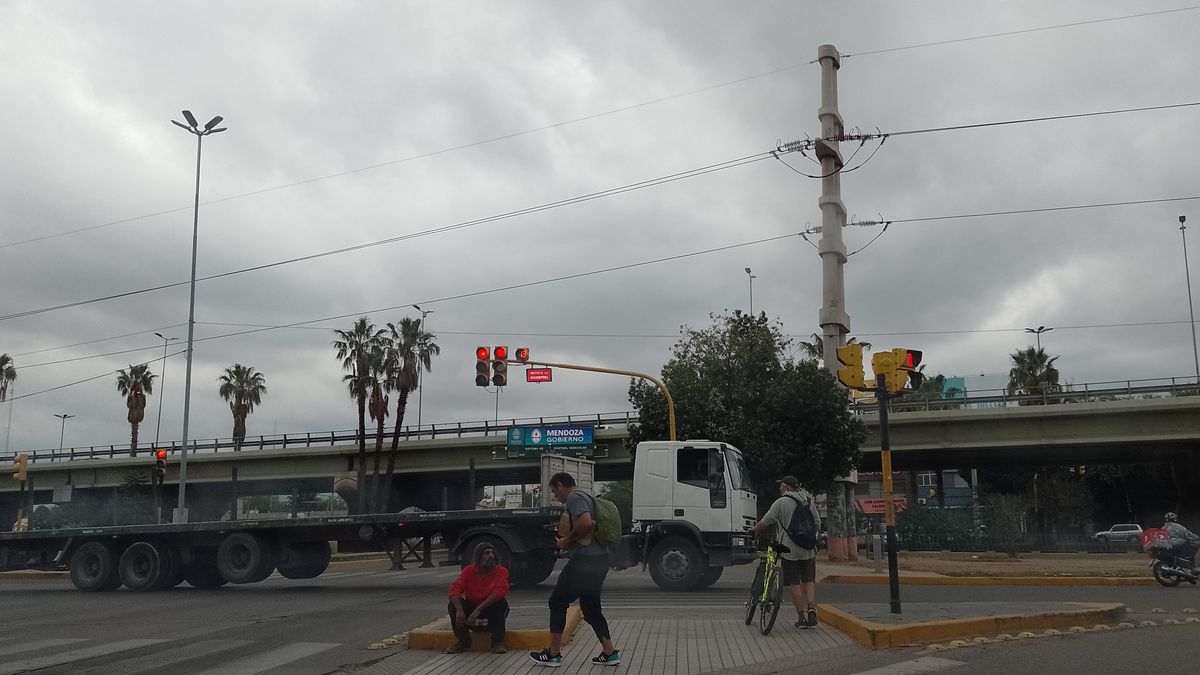 Pronóstico del tiempo en Mendoza: domingo ventoso e inestable