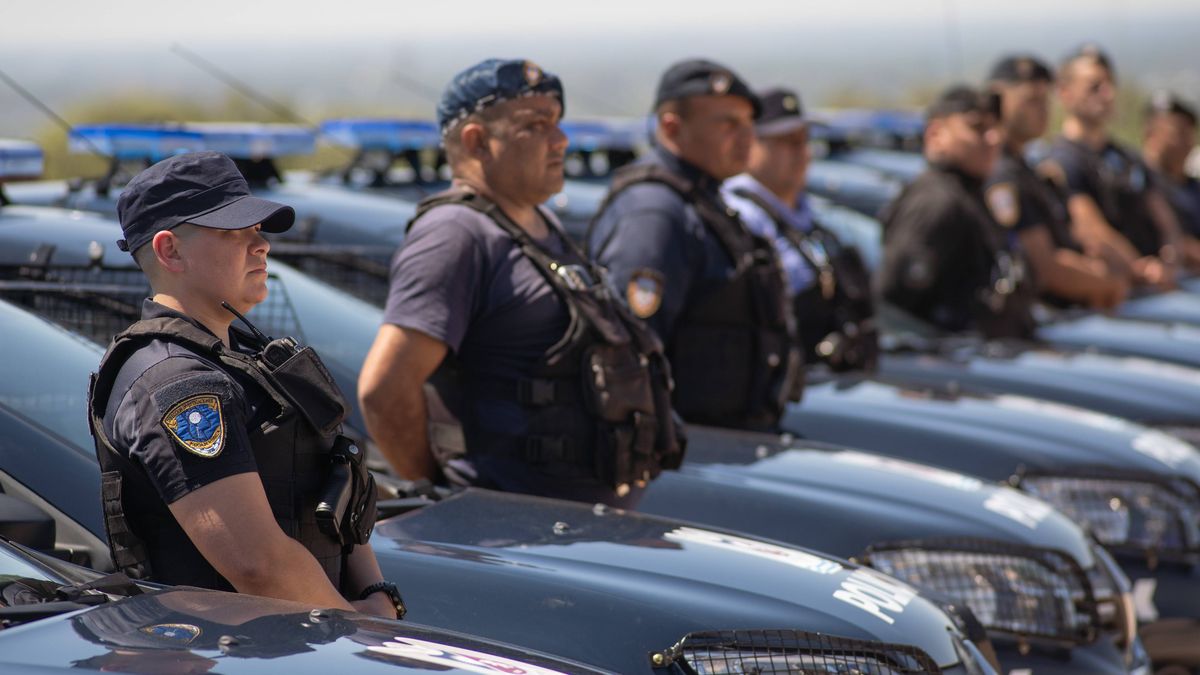 La presentación de los policías y de los móviles nuevos se hizo en la Base Cóndor. La presentación de los policías y de los móviles nuevos se hizo en la Base Cóndor.