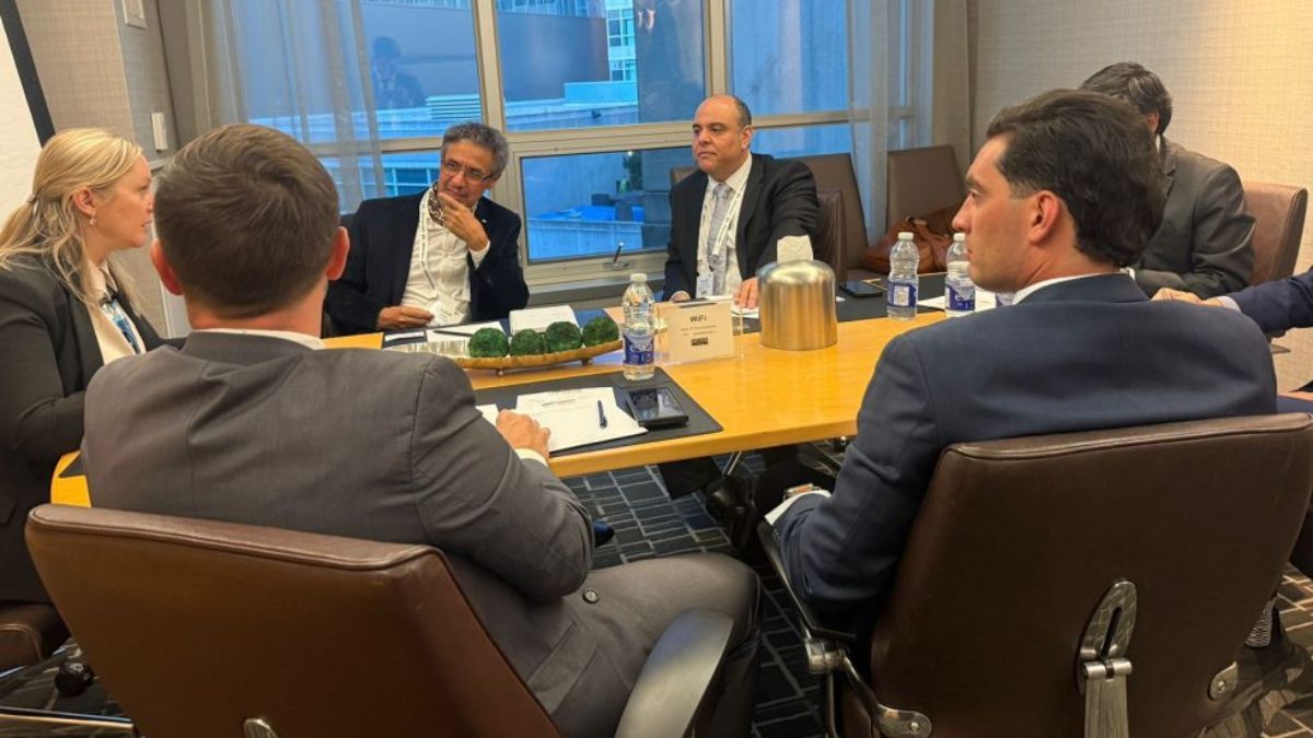 Funcionarios de Mendoza mantuvieron encuentros con empresarios internacionales, durante el segundo día de la feria de minería PDAC, en Canadá. Funcionarios de Mendoza mantuvieron encuentros con empresarios internacionales, durante el segundo día de la feria de minería PDAC, en Canadá.